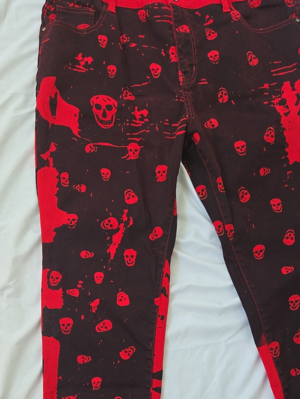 Men's Black Jeans With Multiple Bright Red Skull Graphics All Over Front&Back. - Picture 5 of 16